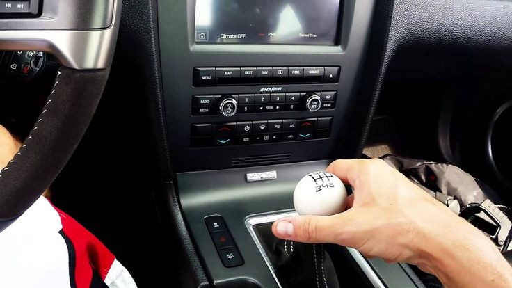 drive a manual transmission car