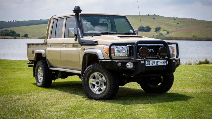 Toyota Land Cruiser Pickup