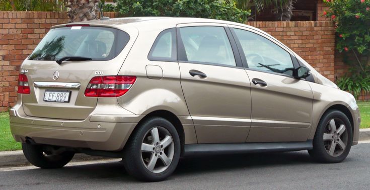 Mercedes B 180