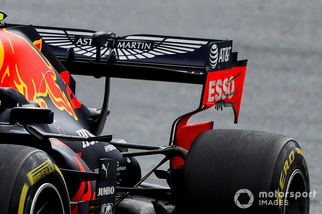 wings on F1 racing carr